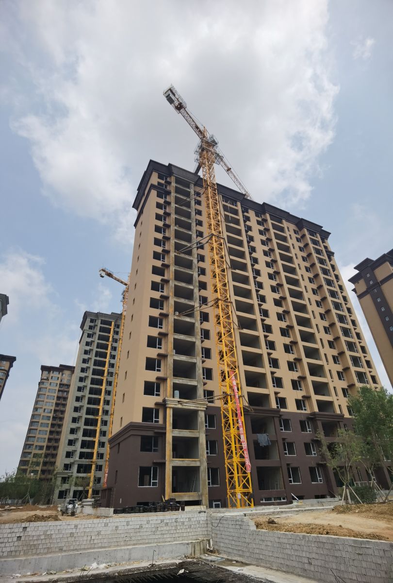 vwin网上官网漆业集团签约三强地产“裕隆苑”项目外墙硬彩石供货合同