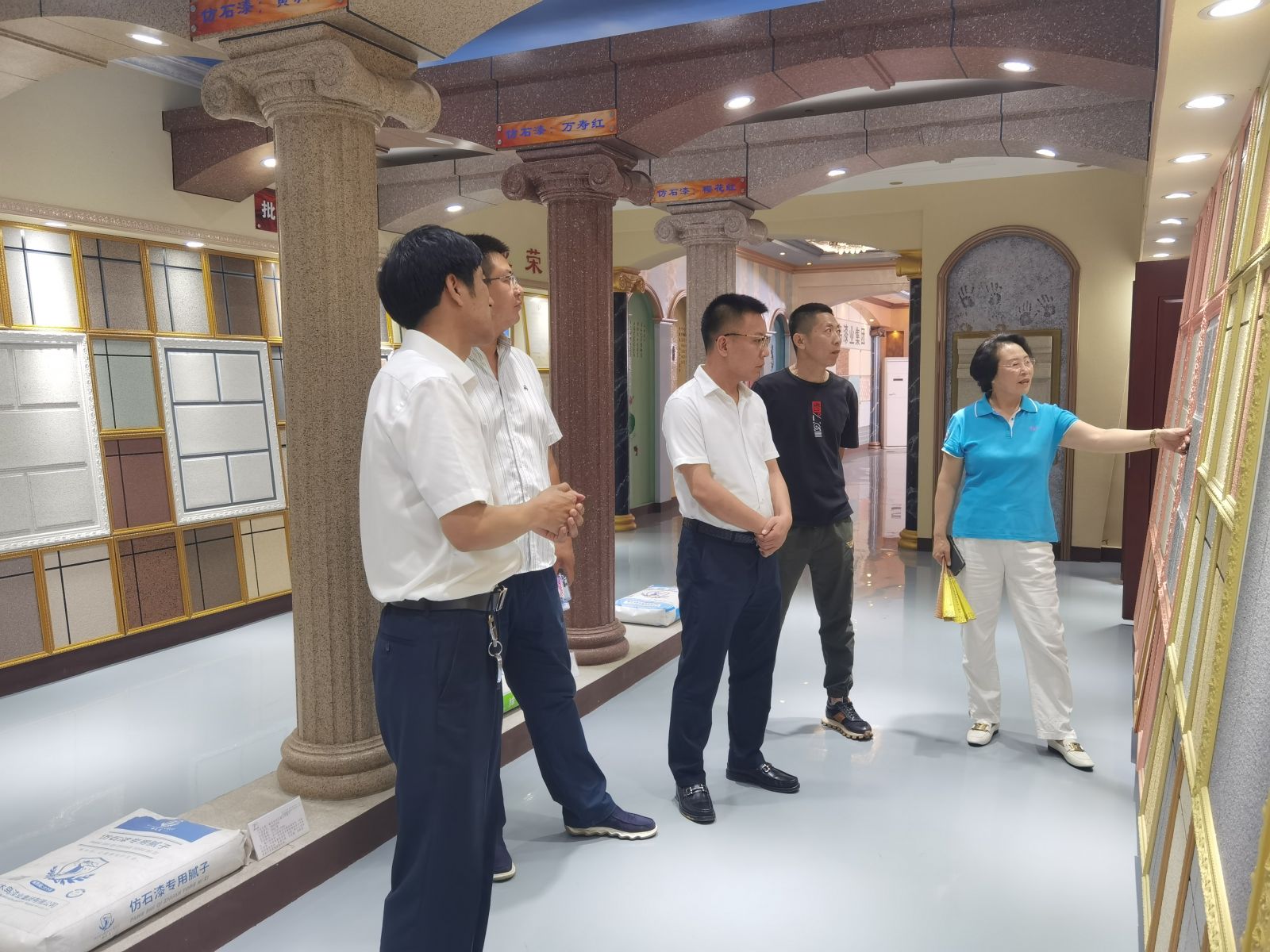 热烈欢迎中国建筑第六局中建城市发展公司华中公司领导莅临vwin网上官网漆业集团参观指导