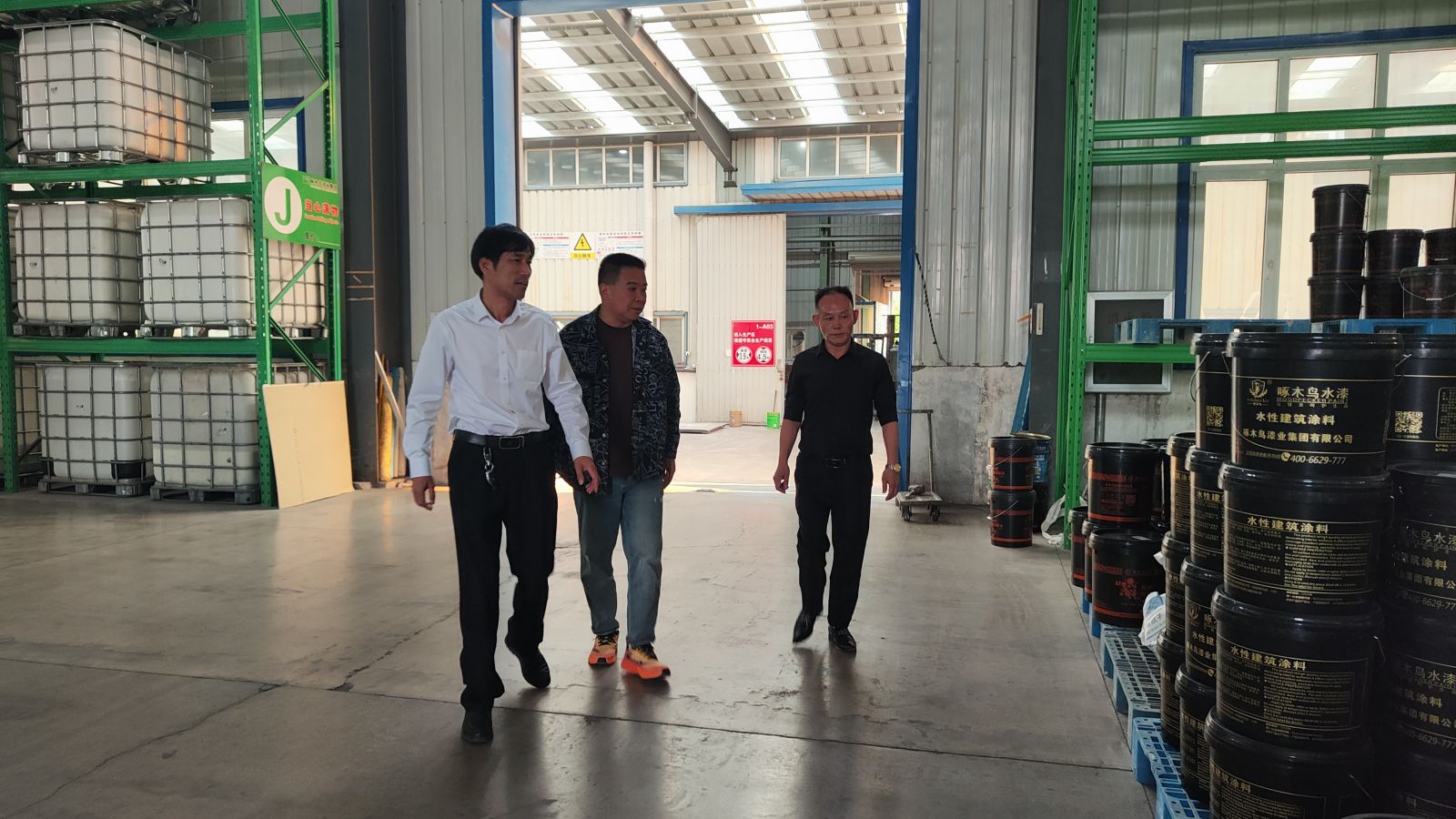 江苏泰州王总到访vwin网上官网漆业集团参观考察 共促发展新机遇